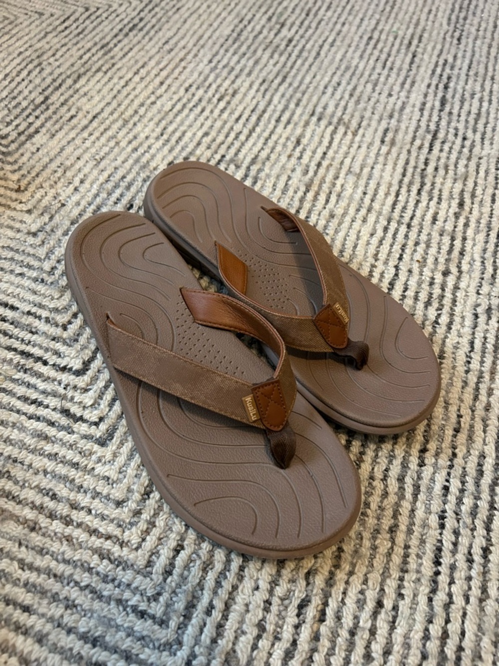 Kuailu Men's Brown Comfort Flip Flops Casual Beach Sandals Size 41 | 10 US